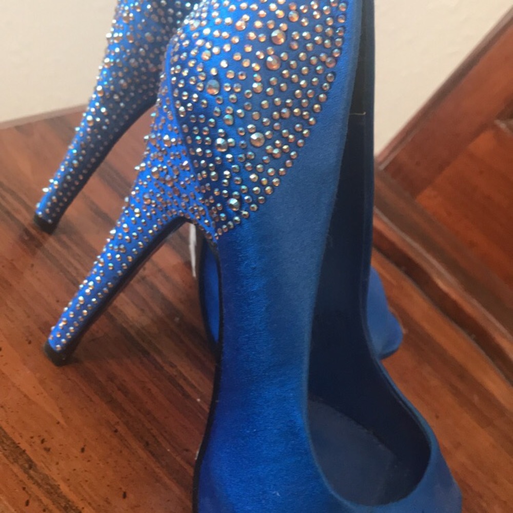 Steve Madden blue & bling peep toe platform pump
